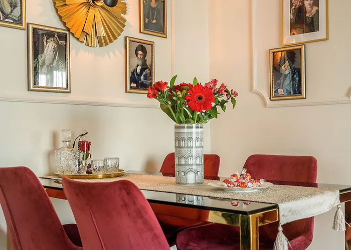 Holt - Gryffindor Tower Bucareste