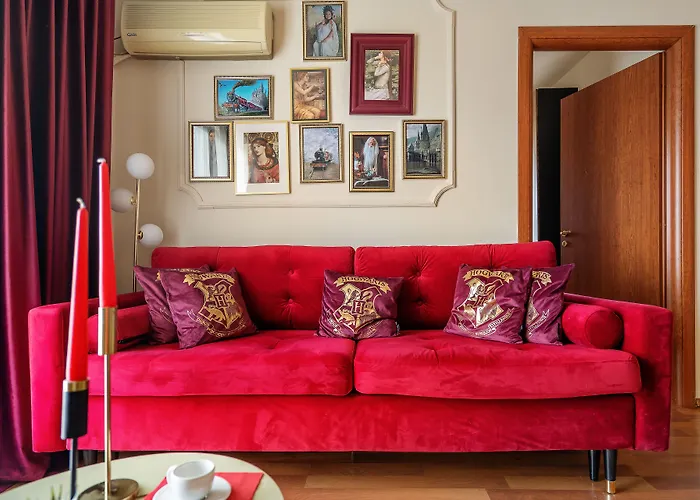 Holt - Gryffindor Tower Бухарест