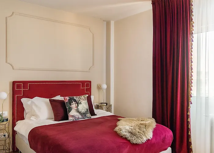 Holt - Gryffindor Tower * Bucarest